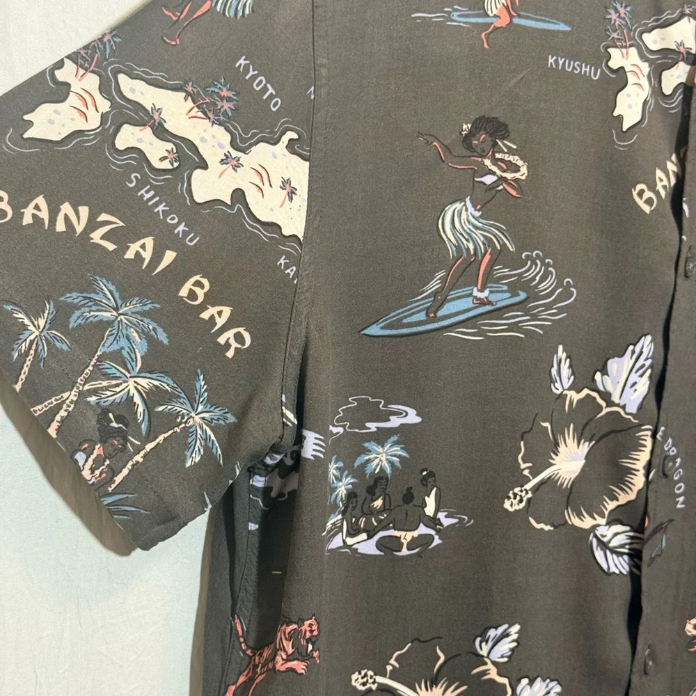 Quiksilver Black Graphic Hawaiian Beach Vacation Surf Shirt - Picture 3 of 9